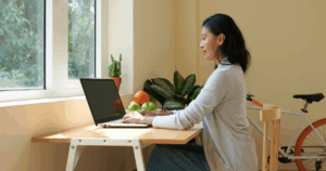 姿勢改善で体調アップ！日常に取り入れたい3つの意識