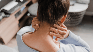 ストレスが和らぐセルフマッサージ術｜首・肩・手の癒しケア